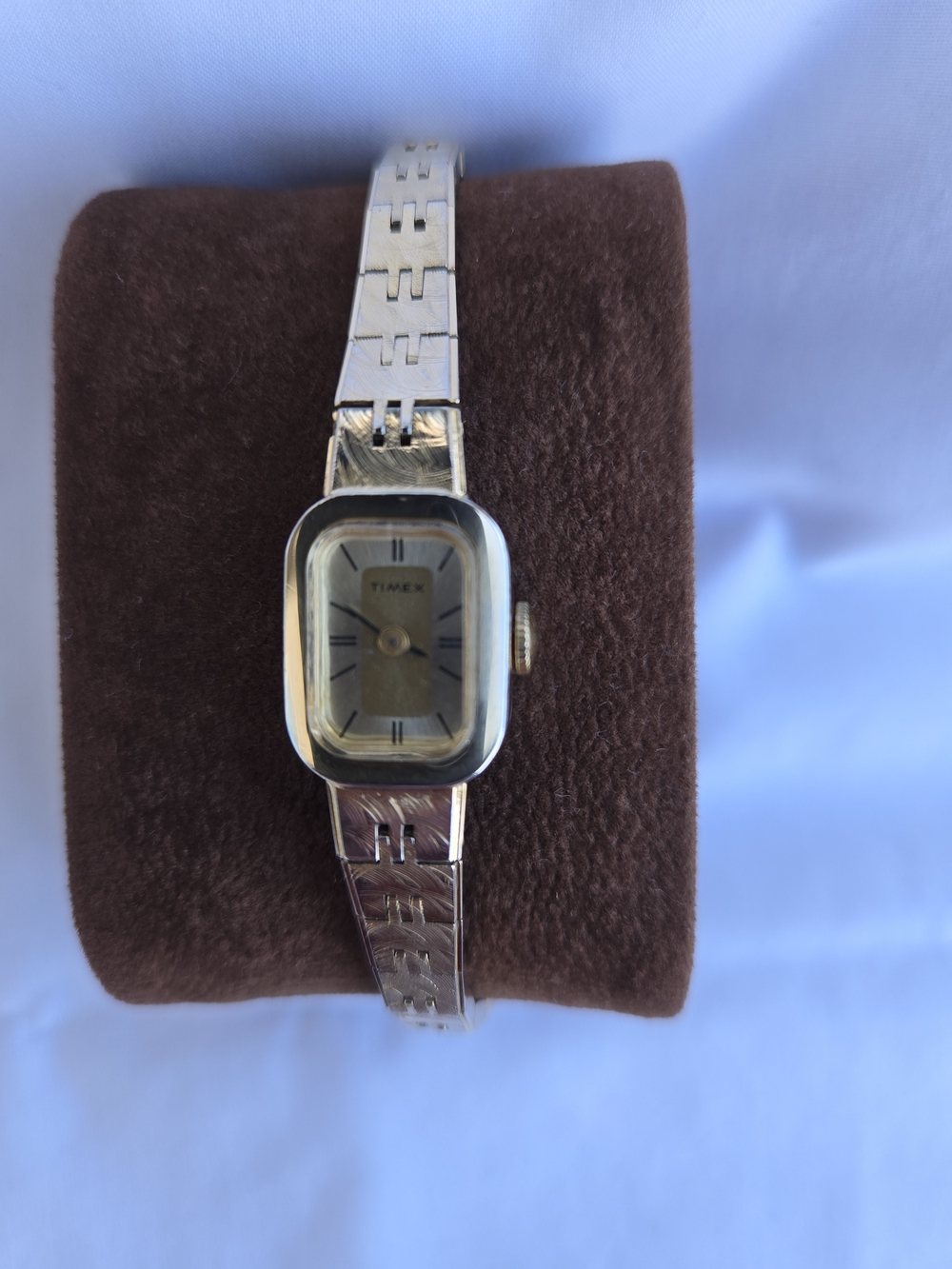 Vintage Timex Ladies Mechanical Wind-Up Watch - Running - Textured Bracelet